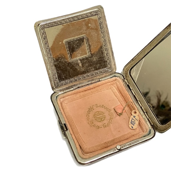 Vintage AVB Sterling Compact - Monogram “P” - Picture 4 of 8